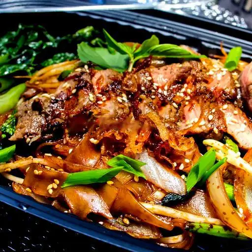 Phở xào bò áp chảo - 65.000 ₫ tại  Đẫm - Mì Ý & Cơm Chiên - Phạm Văn Hai