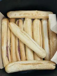 Hình ảnh 10c bánh mì que HP + chí chương