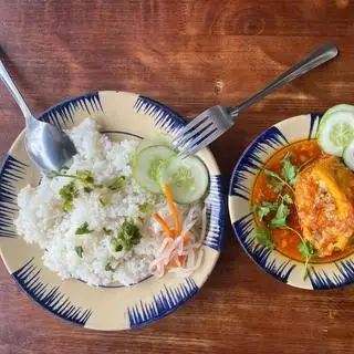 Hình ảnh cơm đậu hủ dồn thịt sốt cà