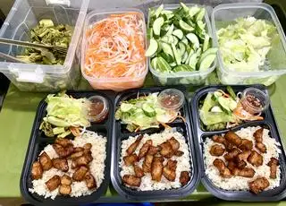 Hình ảnh Combo 3 cơm ba chỉ (tặng 1h dưa góp)