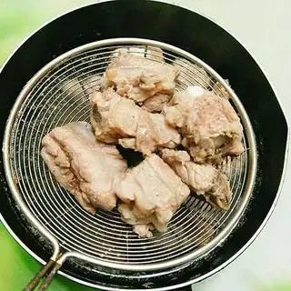 Sườn thêm - 20.000 ₫ tại Cháo Sườn 96 - Nguyễn Lâm