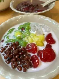 Chè Đậu Đỏ Miss Đác - 38.000 ₫ tại Miss Đác - Chè Không Ngọt - Phan Xích Long