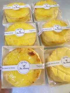 Hình ảnh Bánh Phô Mai trứng muối hoàng kim 