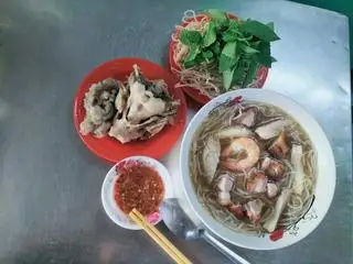 Hình ảnh Bún nước lèo đầy đủ + đầu cá