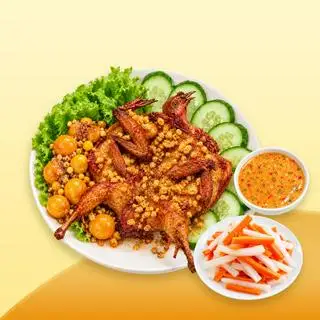 Hình ảnh Cút chiên mix trứng non