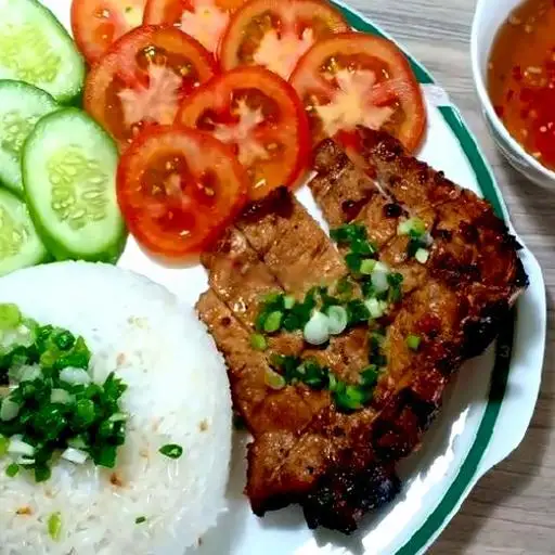 Cơm tấm sườn - khổng lồ - 45.000 ₫ tại Cơm Tấm Đường Ray & Bún Thịt Nướng - Đường 49