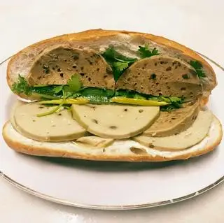 Bánh mì chả chay - 20.000 ₫ tại Ngọc Bích - Bánh Chưng & Bánh Tét Chay - Lê Văn Duyệt