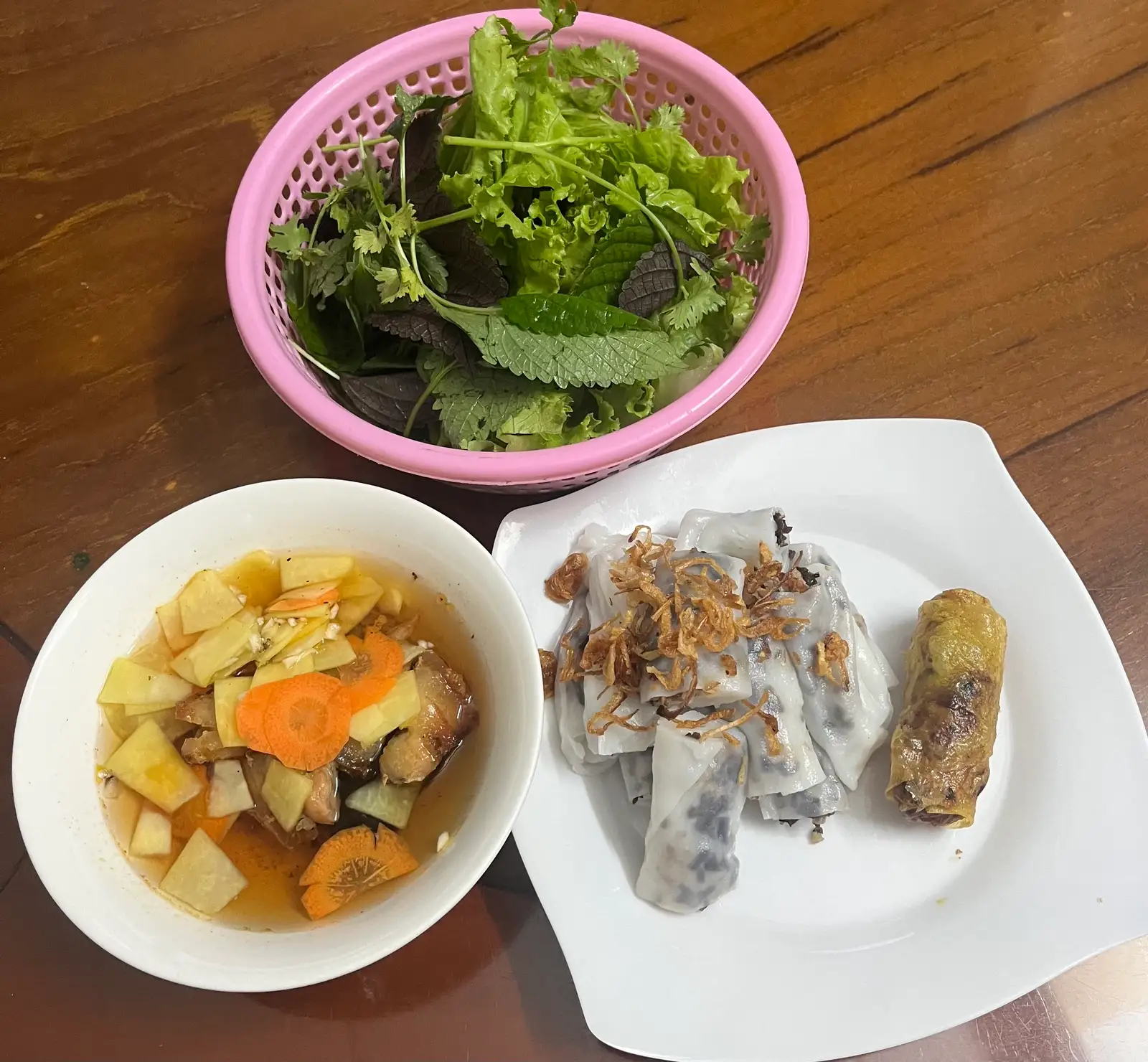 Bánh cuốn nước bún Chả - 52.000 ₫ tại Bánh Cuốn Nóng & Bún Chả Hải An - Đường CN11