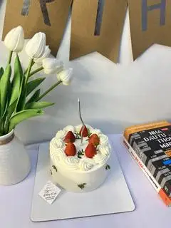 Hình ảnh 1.Bánh dâu 13cm
