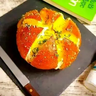 Hình ảnh Bánh mì bơ tỏi sốt phô mai