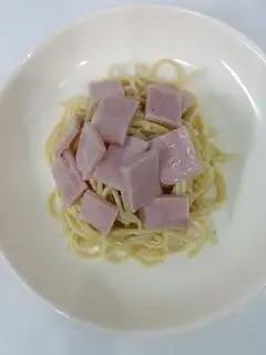 Hình ảnh Spaghetti Sốt Kem Nấm với Jăm Bông (Đức Việt)