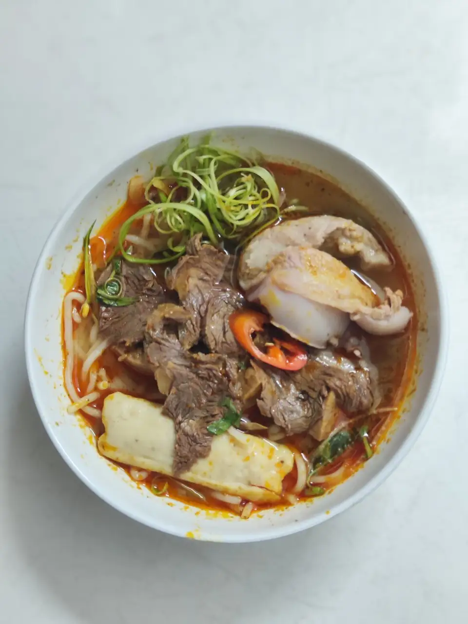 Bún Bò Đặt Biệt Sụn Heo - 75.000 ₫ tại Bún Bò Huế O Hai - Bùi Thị Xuân