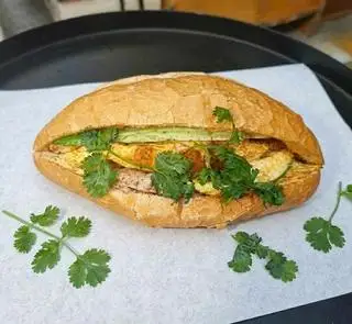 Hình ảnh Bánh Mì Trứng Chả