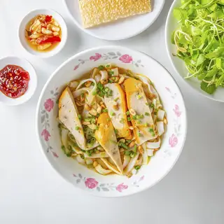 Mì Quảng chả tôm - 69.000 ₫ tại Mì Quảng 3 Anh Em - Hoàng Diệu