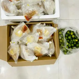 Hình ảnh Xâu 5 bịch bánh tráng chấm muối béo
