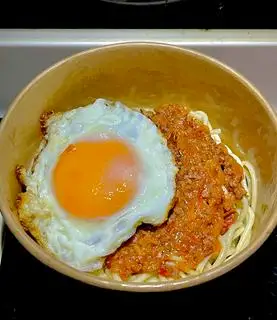 Hình ảnh Mì Ý bò bằm trứng opla