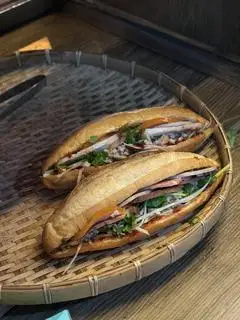 Bánh mì thịt - trứng - 43.000 ₫ tại Bánh Mì An Hội An - Lê Văn Lương