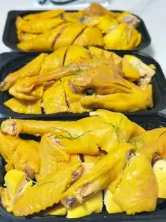 Hình ảnh Gà ủ muối Hoàng Kim - 1/2 con