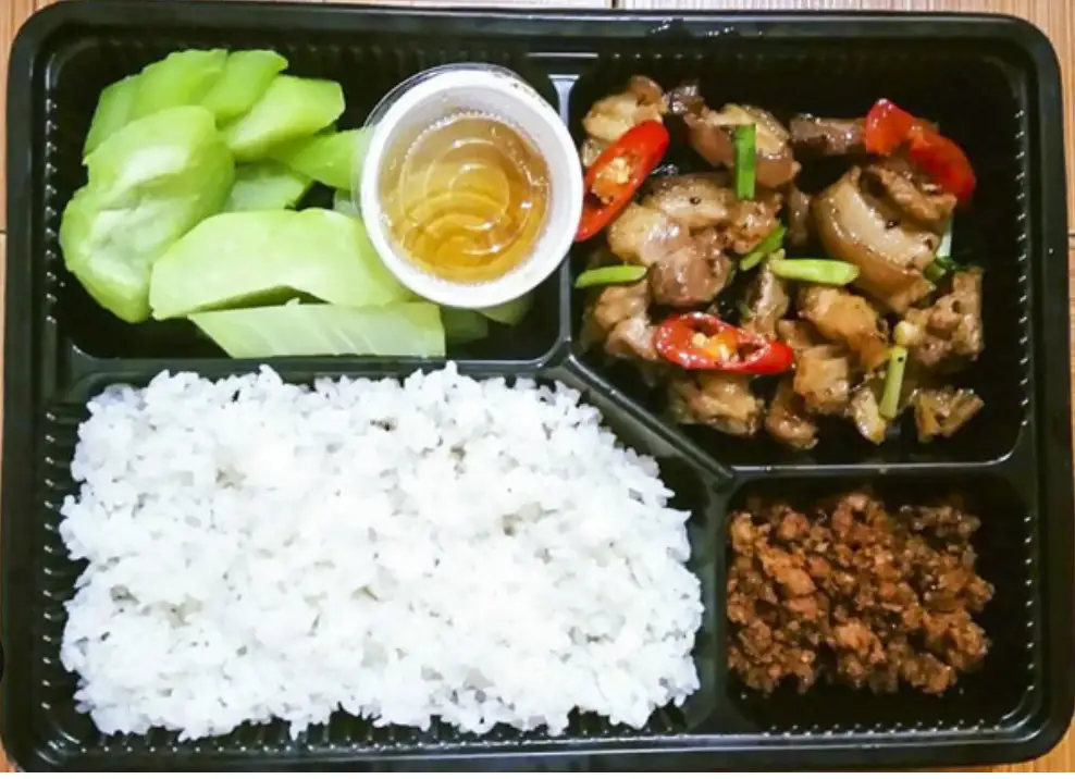 Hình ảnh Cơm thịt rang cháy cạnh 