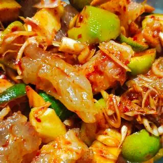 Hình ảnh Chân gà mix gân bò, sứa