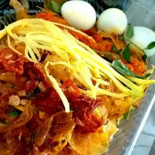 Hình ảnh Bánh tráng trộn chuẩn vị Nam khô bò