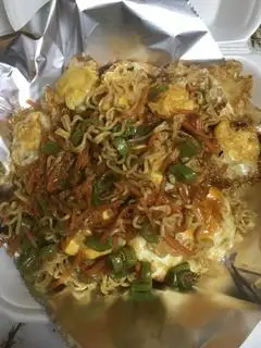 Hình ảnh Mì trộn trứng gà, cút ốp