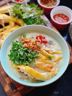 Hình ảnh Gà góc tư kèm cháo gỏi