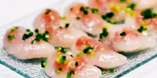 Bánh lọc - chả - 35.000 ₫ tại Bánh Bèo Chú Phong - Chung Cư Bình Khánh