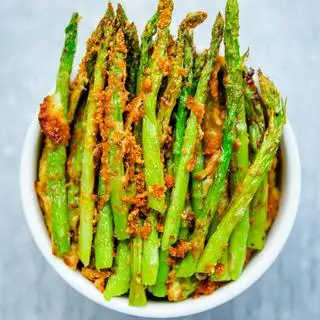 Parmesan asparagus - 69.000 ₫ tại iSTEAKS Việt Nam - Nguyễn Huệ