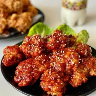 Đùi Gà Rán Kèm Hủ Sốt Ngọt HQ - 1 Cái - 49.613 ₫ tại Cá Viên Chiên Tý Nhỏ - Ăn Vặt & Gà Rán, Xiên Que - Xóm Chiếu 