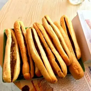 Hình ảnh Combo 4 bánh mì ruốc + 1 Coca-Cola