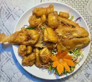 Hình ảnh Cá Bò Da chiên giòn bơ tỏi