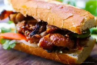 Hình ảnh BÁNH MỲ GÀ NƯỚNG