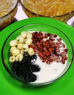 Hình ảnh Chè đậu đỏ hạt sen sương sáo.