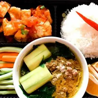 Combo 6 - cơm đậu hũ sốt cà - 47.000 ₫ tại Quán Cơm Bắc - Cơm Văn Phòng - 38 Nguyễn Phúc Nguyên
