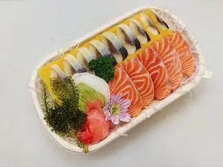 Combo vui vẻ - 218.000 ₫ tại  Sashimi House - Cá Hồi Nauy & Cá Trích Ép Trứng - Bùi Đình Túy