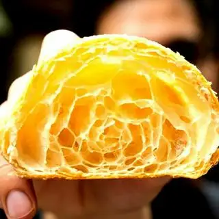 Hình ảnh Plain croissant