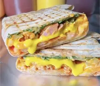 Tacos gà sốt phô mai trứng muối - 40.000 ₫ tại Gà Sốt Hàn Quốc HV Food - Đường 11
