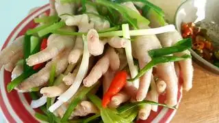 CHÂN GÀ HẤP HÀNH 10c - 99.000 ₫ tại Sài Gòn Food - Gà Hấp Muối Lá Chanh & Gà Ủ Muối Hoa Tiêu - Nguyễn Hữu Cảnh