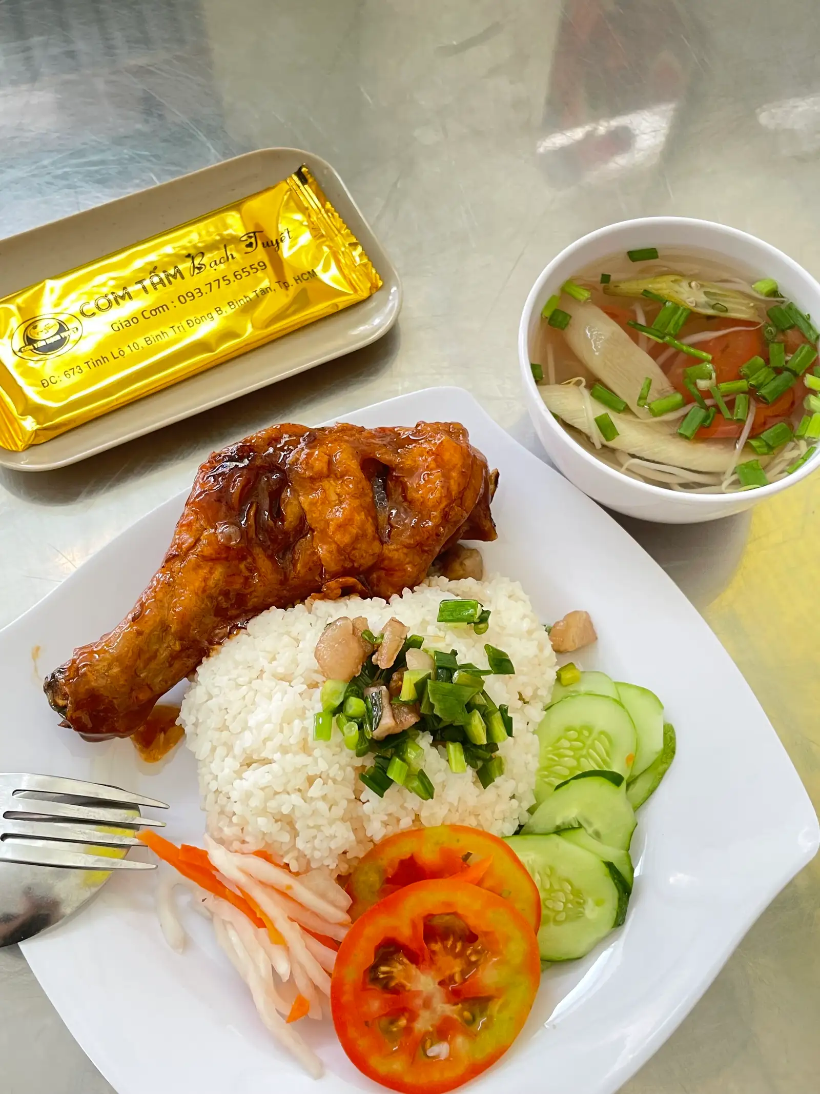 Hình ảnh Cơm Đùi Gà Rô Ti