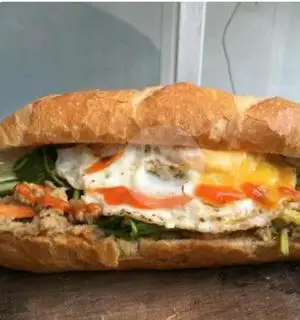 Hình ảnh Bánh mỳ pate trứng ruốc