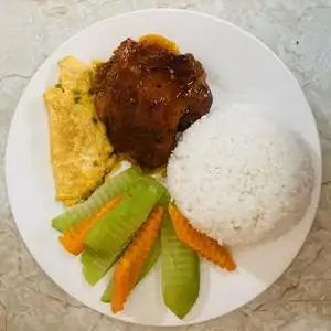 Hình ảnh Cơm gà xốt mắm