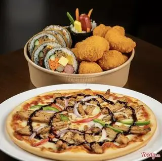 Combo kimbap chiên - gà viên lắc  +  Pizza hải sản sốt - 172.000 ₫ tại Chicken DL - Kimbap, Gà Rán & Món Ăn Hàn Quốc - Nguyễn Đình Chiểu