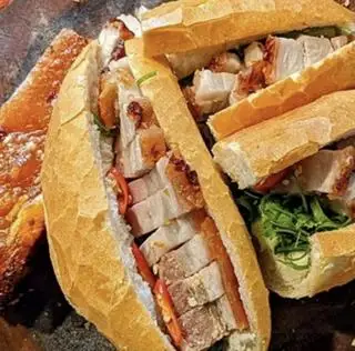 Hình ảnh Bánh mì heo quay