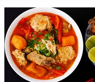 Bún riêu..(chả.mọc.huyết.đậu hủ..xương/giò) - 45.000 ₫ tại Hủ Tiếu & Bún Riêu Cô Hai - Huỳnh Tấn Phát