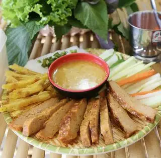 Nem nướng truyền thống (7 cuốn) - 75.000 ₫ tại Nem Nướng Hùng Liên - Lê Văn Lương