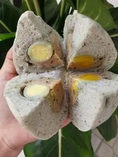 Hình ảnh bánh bao mè đen đặc biệt