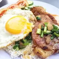 Sườn trứng + tặng canh (SL có hạn) - 45.000 ₫ tại Cơm Tấm Cô Thủy - Đường Số 2