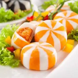 Bánh bao trứng cá hồi - 15.000 ₫ tại Ăn Vặt Nhà Bi