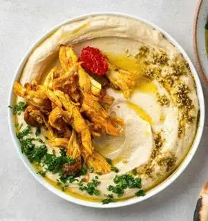 Hummus thịt gà - Hummus with shawarma chicken - 120.000 ₫ tại Halal Al Sham Sai Gon - Võ Văn Kiệt